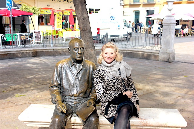 Dette billede har en tom ALT-egenskab (billedbeskrivelse). Filnavnet er Picassostatue.jpg